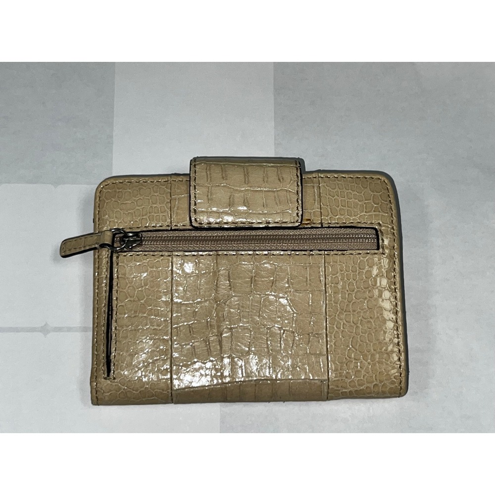 Coach Beige Croc Embossed Patent Leather Bifold Wallet Silver Push Lock Lavender - Picture 5 of 11